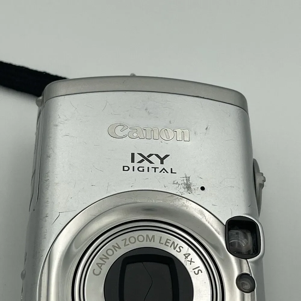 Canon Ixy 810IS Silver Compact Digital Camera - FOR PARTS/REPAIR ONLY